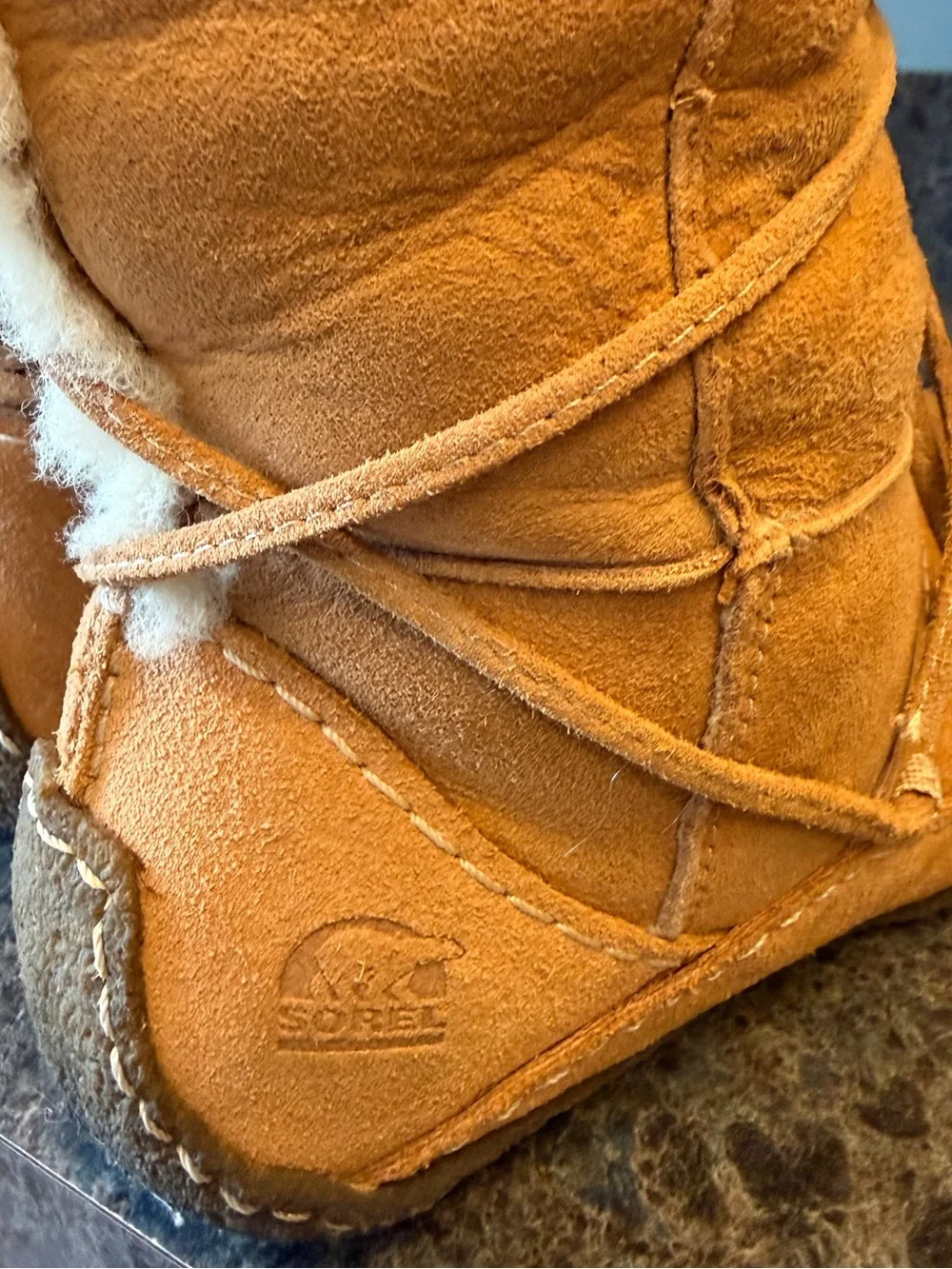 SOREL Kaska Shearling Suede Women’s Winter Boots size 9 Tan Y2K Moccasin Boot